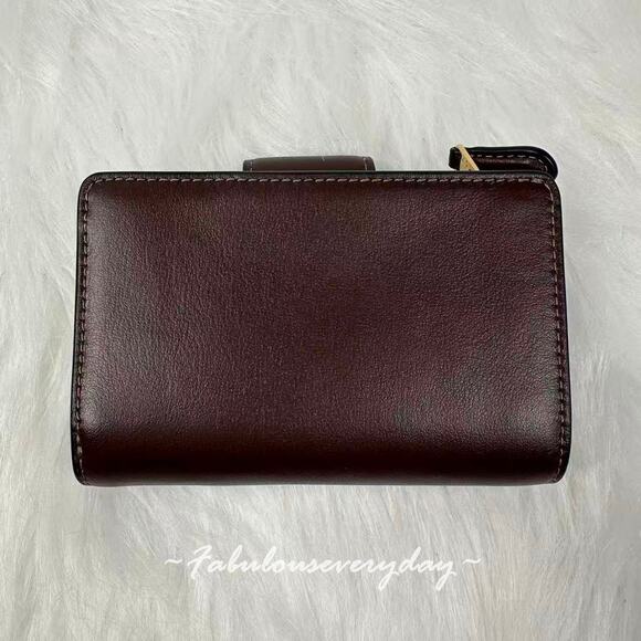 Coach Medium Corner Zip Wallet In Calf leather/Gold/Maple CR791 NWT - Picture 3 of 6